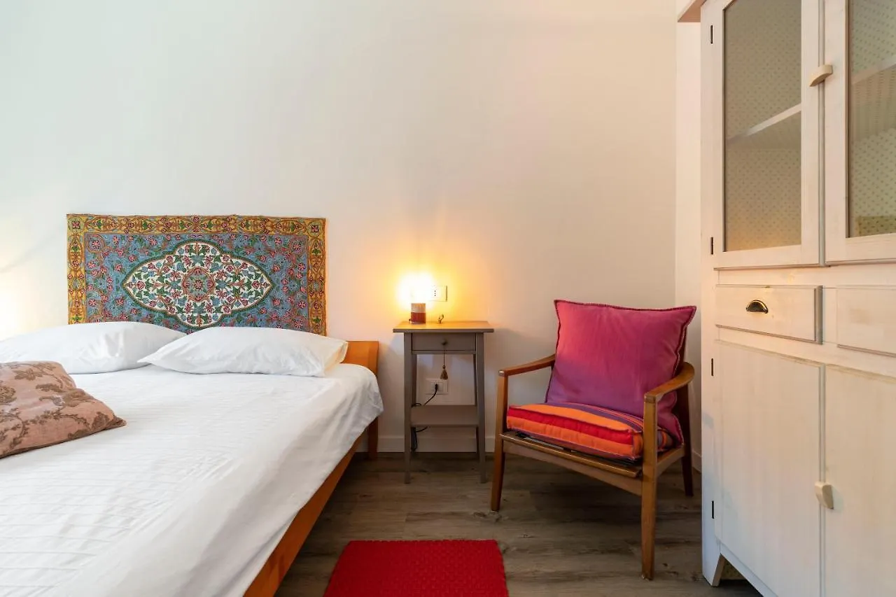 Snug Apartment With Private Courtyard M0270422677 Benátky