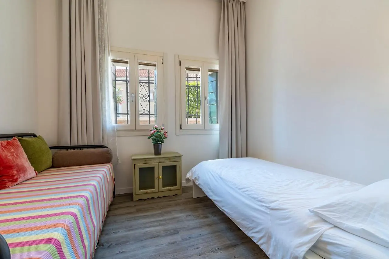 Snug Apartment With Private Courtyard M0270422677 Benátky