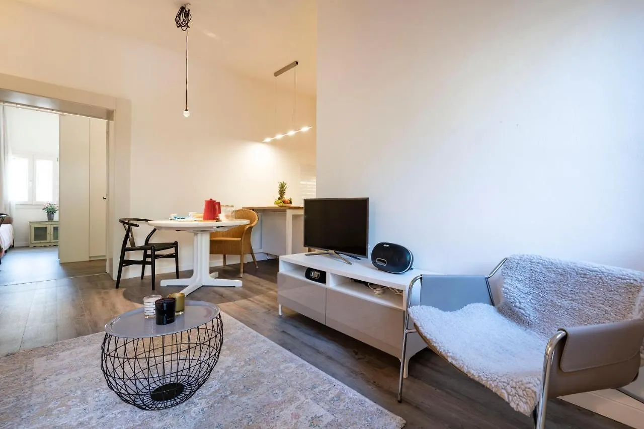 Snug Apartment With Private Courtyard M0270422677 Venice