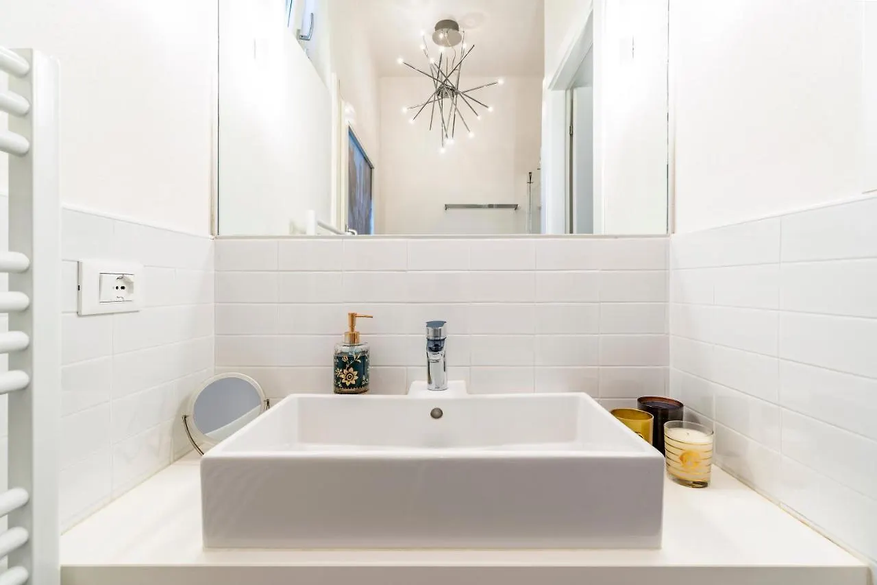 Snug Apartment With Private Courtyard M0270422677 Venice Italy
