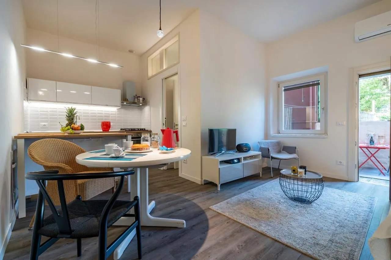 Snug Apartment With Private Courtyard M0270422677 Venice