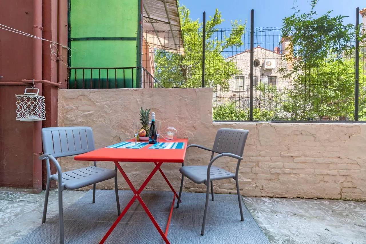 Snug Apartment With Private Courtyard M0270422677 Venice